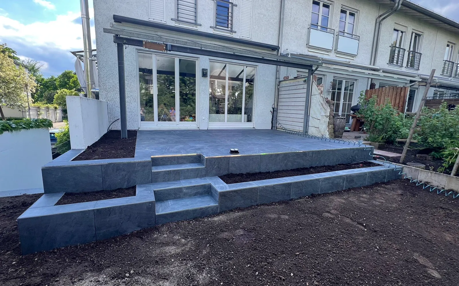 Nachher: Terrasse mit Stufen